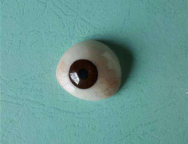 佩戴义眼篇对眼睛可能有什么伤害？